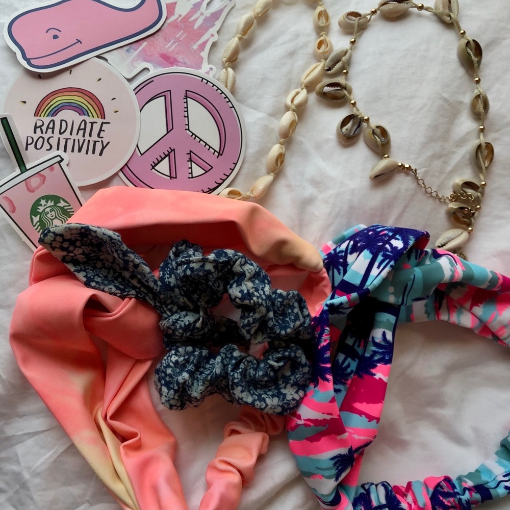 HEADBAND NECKLACE SCRUNCHIES STICKERS BUNDLEEE